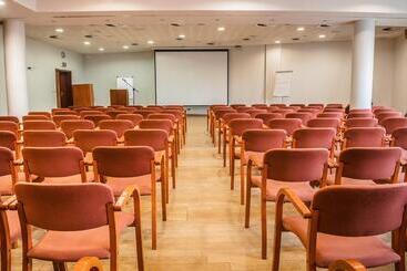 בית מלון כפרי Alibi   Sympozjum Studio