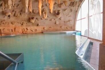 Thermal Hotels & Walliser Alpentherme Leukerbad