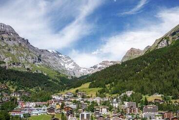 Thermal Hotels & Walliser Alpentherme Leukerbad