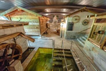 Thermal Hotels & Walliser Alpentherme Leukerbad