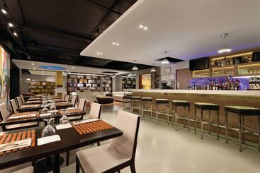 هتل Tryp By Wyndham Isla Verde