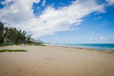 هتل Tryp By Wyndham Isla Verde