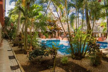 هتل Villas Arqueologicas Chichen Itza