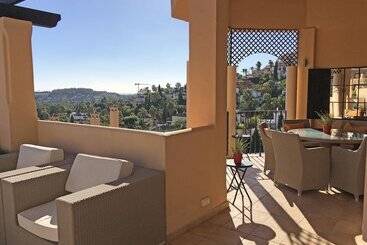 Aloha Hill Club Golf & Spa Apartments