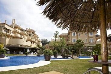 Aloha Hill Club Golf & Spa Apartments