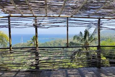 تختخواب و صبحانه Villa Senja Lombok