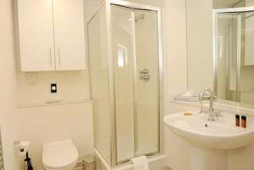 هتل Premier Suites Plus Bristol Cabot Circus