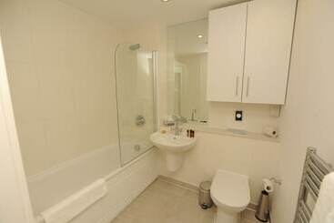 هتل Premier Suites Plus Bristol Cabot Circus
