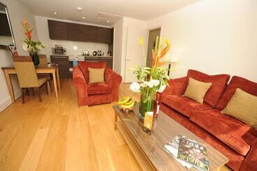 هتل Premier Suites Plus Bristol Cabot Circus
