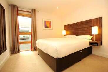 هتل Premier Suites Plus Bristol Cabot Circus