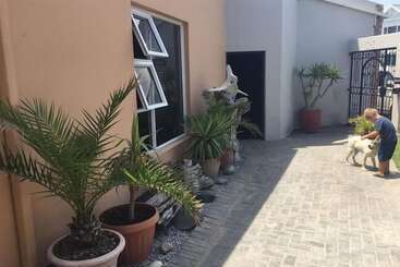 پانسیون Meransha Self Catering Cc