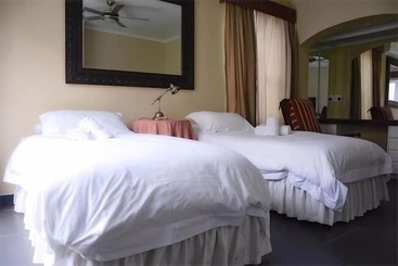 پانسیون Meransha Self Catering Cc
