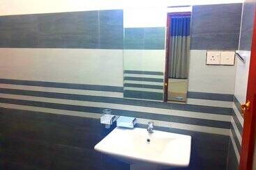 پانسیون Nadee Villa Guest House