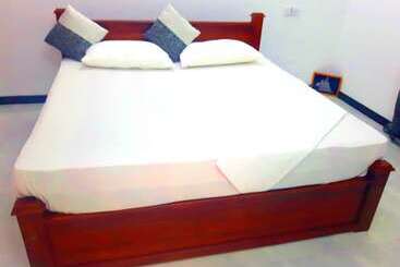 پانسیون Nadee Villa Guest House