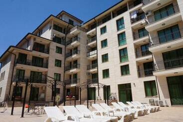 Amadeus Lux   Menada Apartments