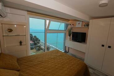 Black See Apartment