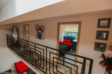 Black See Apartment