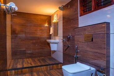 هتل Alleppey Haven Beach Villa