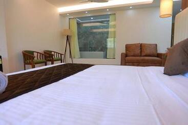 هتل Alleppey Haven Beach Villa