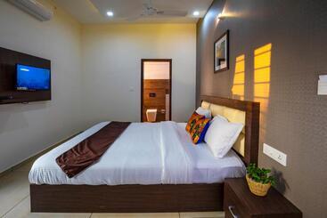 هتل Alleppey Haven Beach Villa