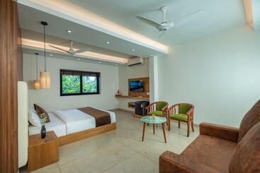 هتل Alleppey Haven Beach Villa