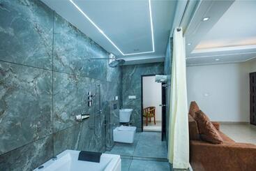 هتل Alleppey Haven Beach Villa