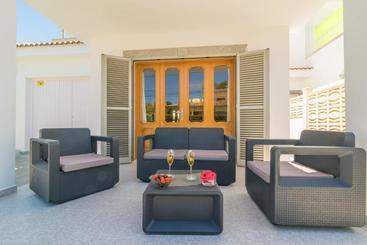 هتل Villa Isabel