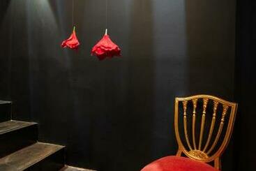 هتل Zrooms&suites Hostel Boutique