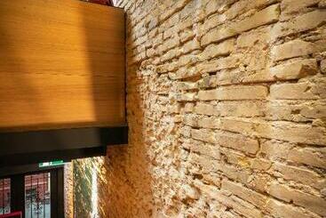 هتل Zrooms&suites Hostel Boutique