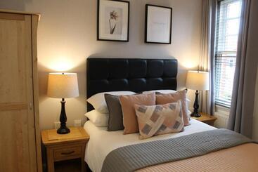 פנסיון The Larches