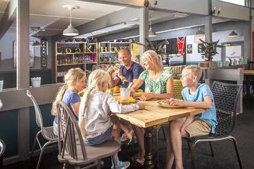 استراحتگاه St Ives Holiday Village