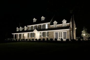 هتل Chimney Hill Estate Inn