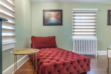 هتل Chimney Hill Estate Inn