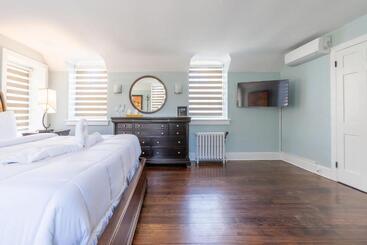 هتل Chimney Hill Estate Inn