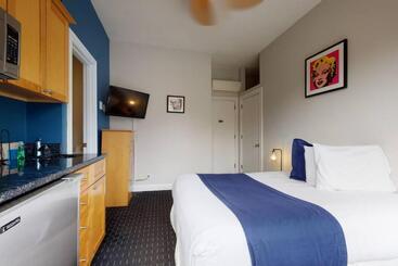 Centrally Located Studio In The Southend, #25