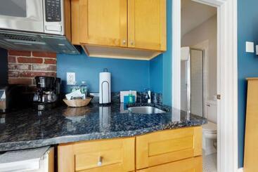 Centrally Located Studio In The Southend, #25