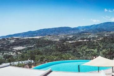 هتل Agriturismo Podere Pansera