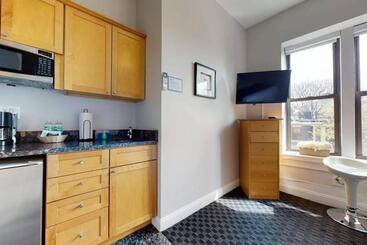 Stylish Downtown Studio In The Boston, C.ave #34