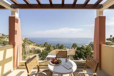 Louis Apostolata Island Resort