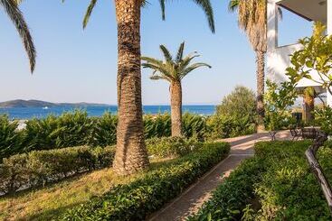 هتل Alexandros Palace