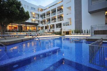 هتل Atrium Ambiance