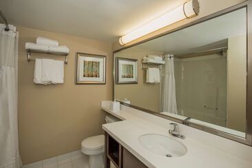 هتل Best Western Plus Winnipeg Airport