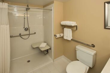 هتل Best Western Plus Winnipeg Airport