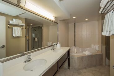 هتل Best Western Plus Winnipeg Airport