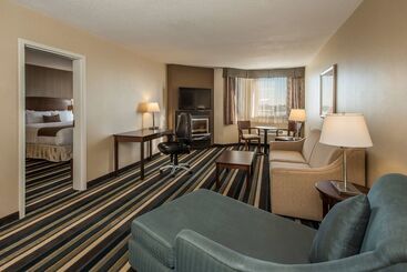هتل Best Western Plus Winnipeg Airport