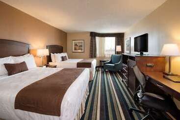 هتل Best Western Plus Winnipeg Airport