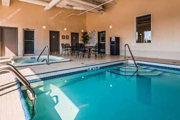 هتل Best Western Plus Winnipeg Airport