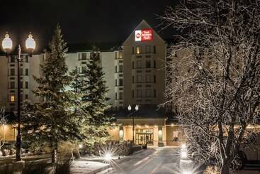 هتل Best Western Plus Winnipeg Airport