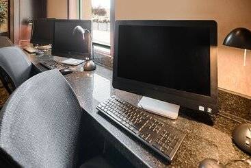 هتل Best Western Plus Winnipeg Airport