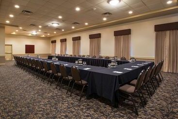 هتل Best Western Plus Winnipeg Airport